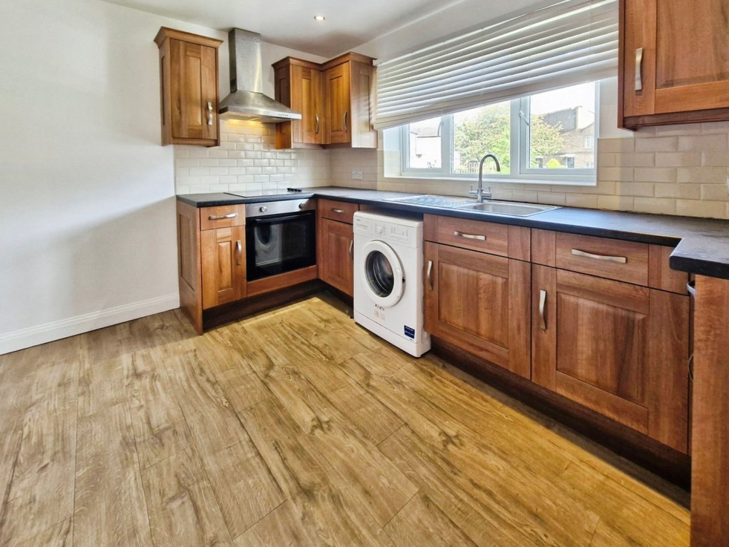 2 bedroom Flat for Letting Flat 4 Iveson Villas, Iveson Road