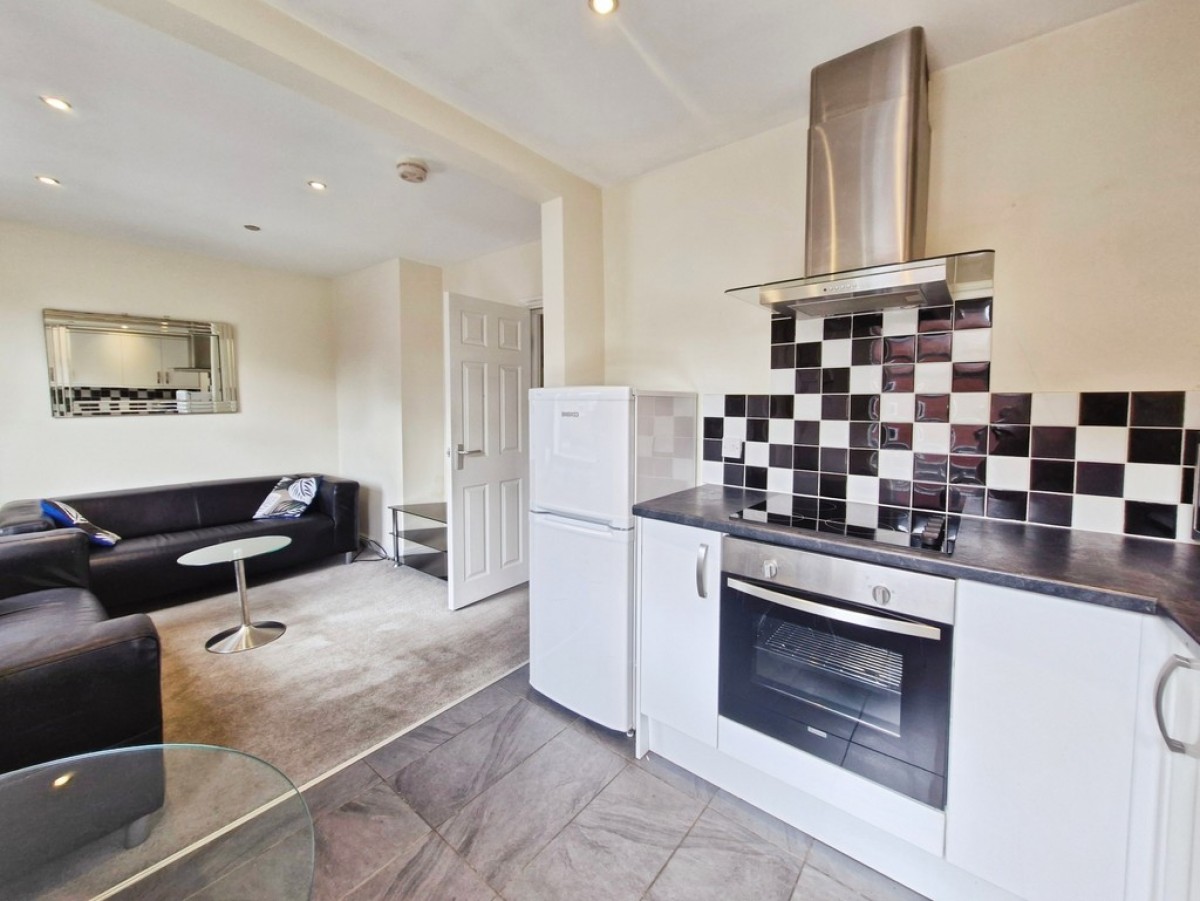 1 Ash View, Headingley