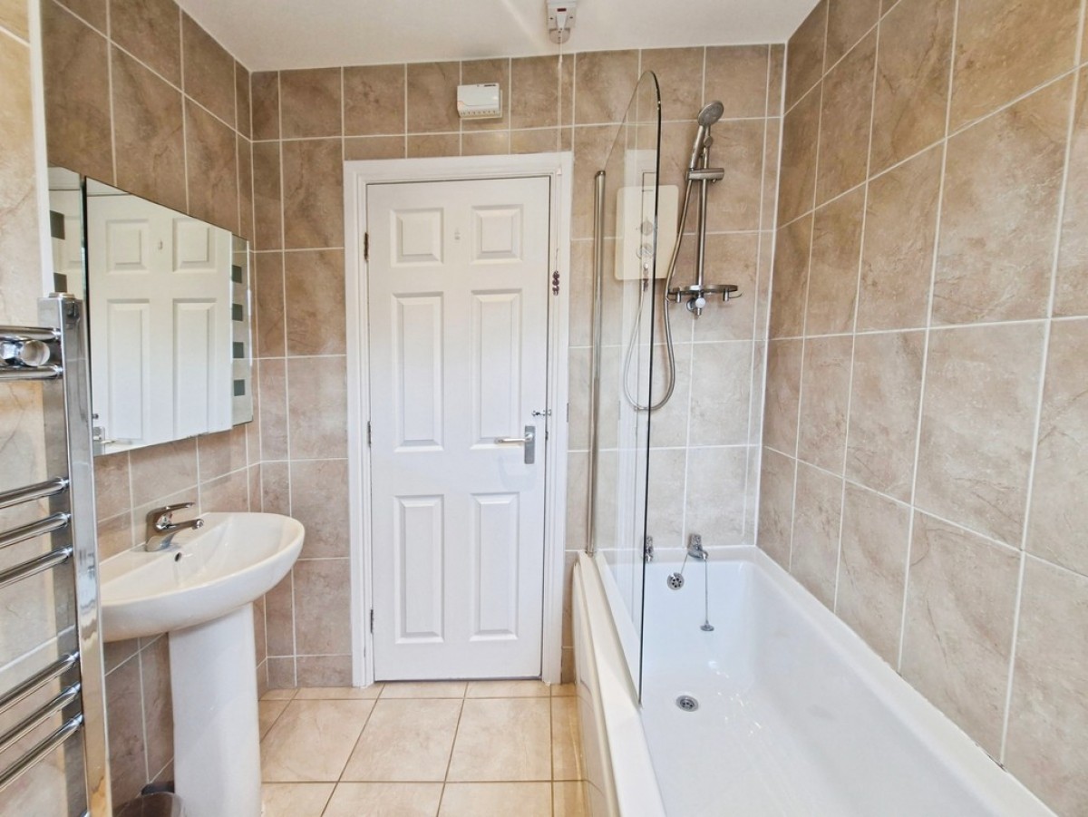 1 Ash View, Headingley