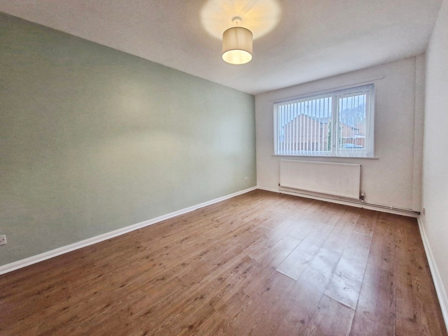 2 bedroom Bungalow in Abbeydale Gardens, Kirkstall, Leeds