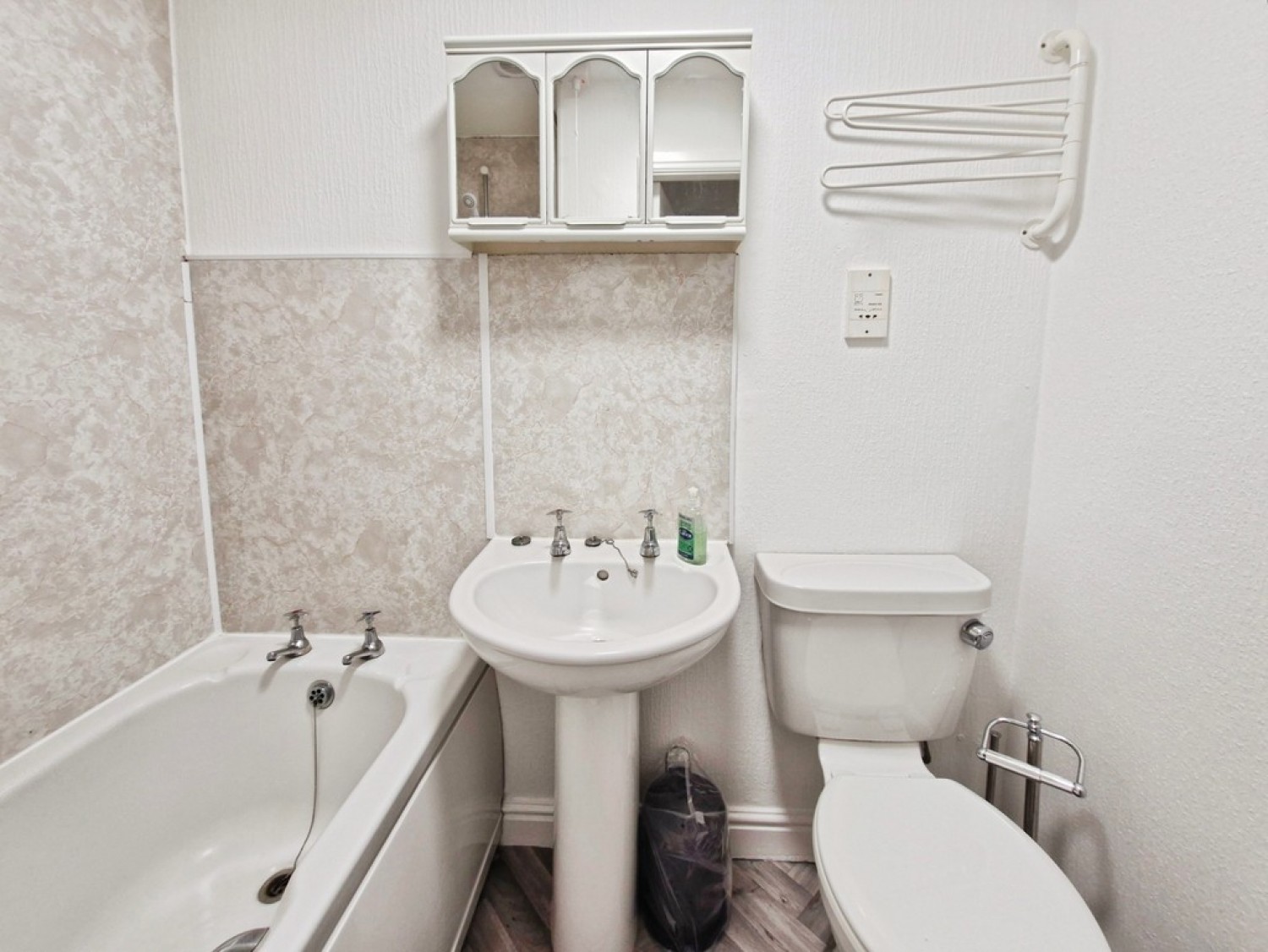 0 bedroom Flat for Letting Park Mount, Kirkstall