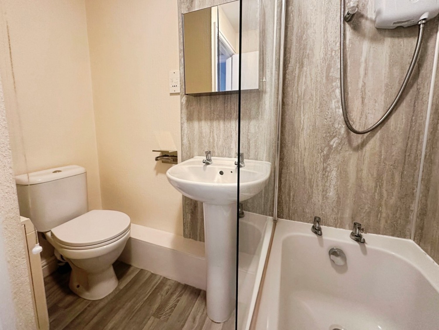 1 bedroom Flat for Letting Vesper Road, Kirkstall, Leeds