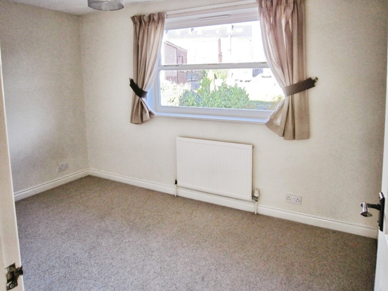 2 bedroom House for Letting Clarence Mews, Horsforth, Leeds