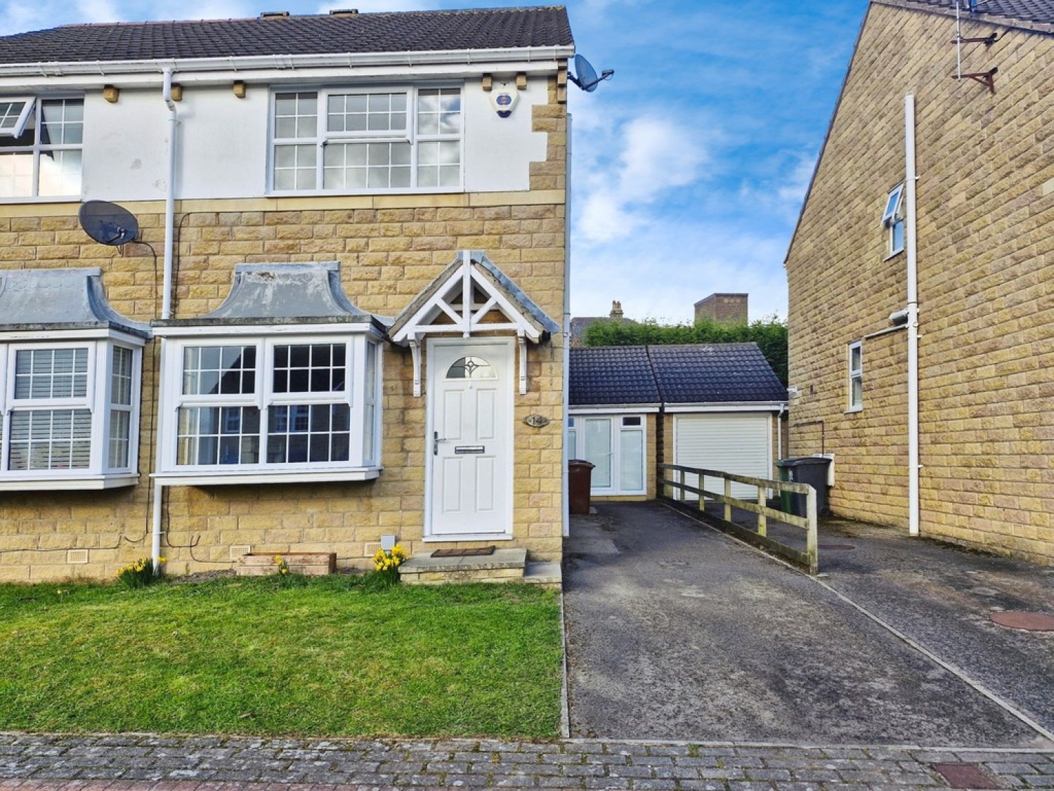 Clarence Mews, Horsforth