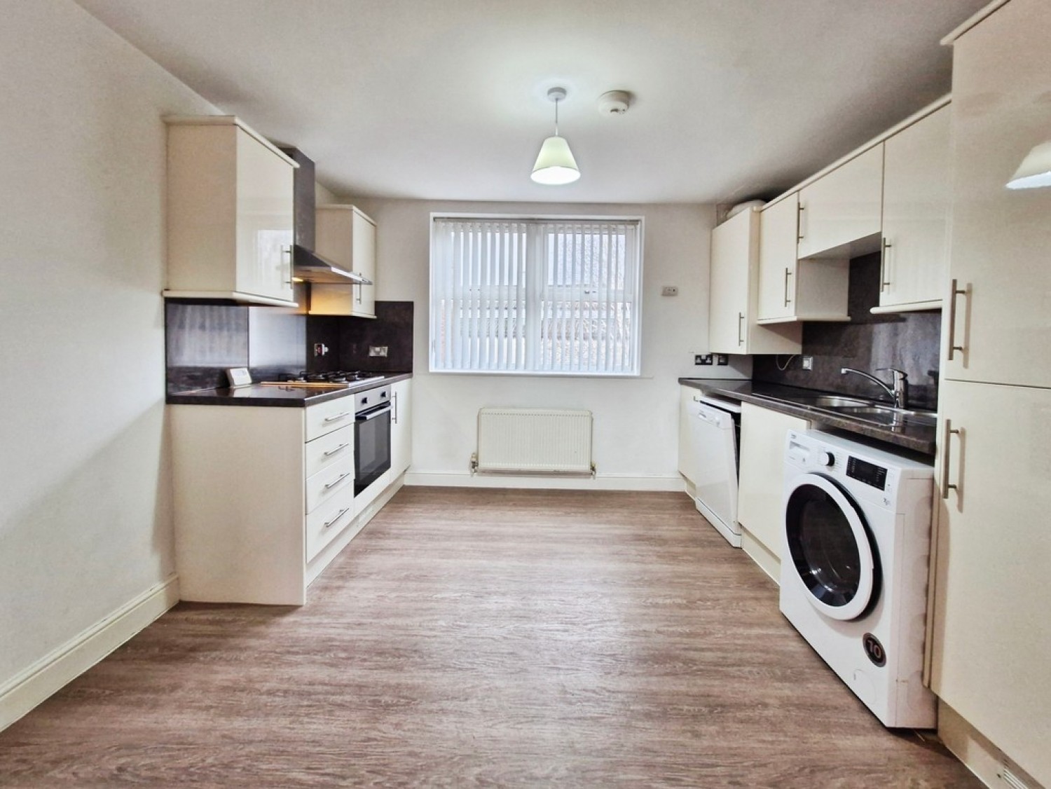2 bedroom Flat in Elliot Court, Rodley, Leeds