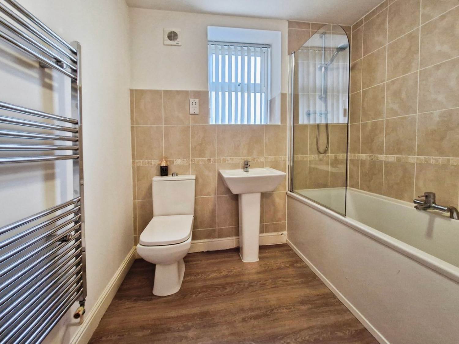 2 bedroom Flat in Elliot Court, Rodley, Leeds