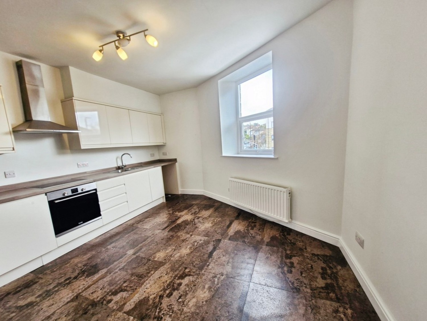 2 bedroom Flat for Letting Station Road, Horsforth, Leeds
