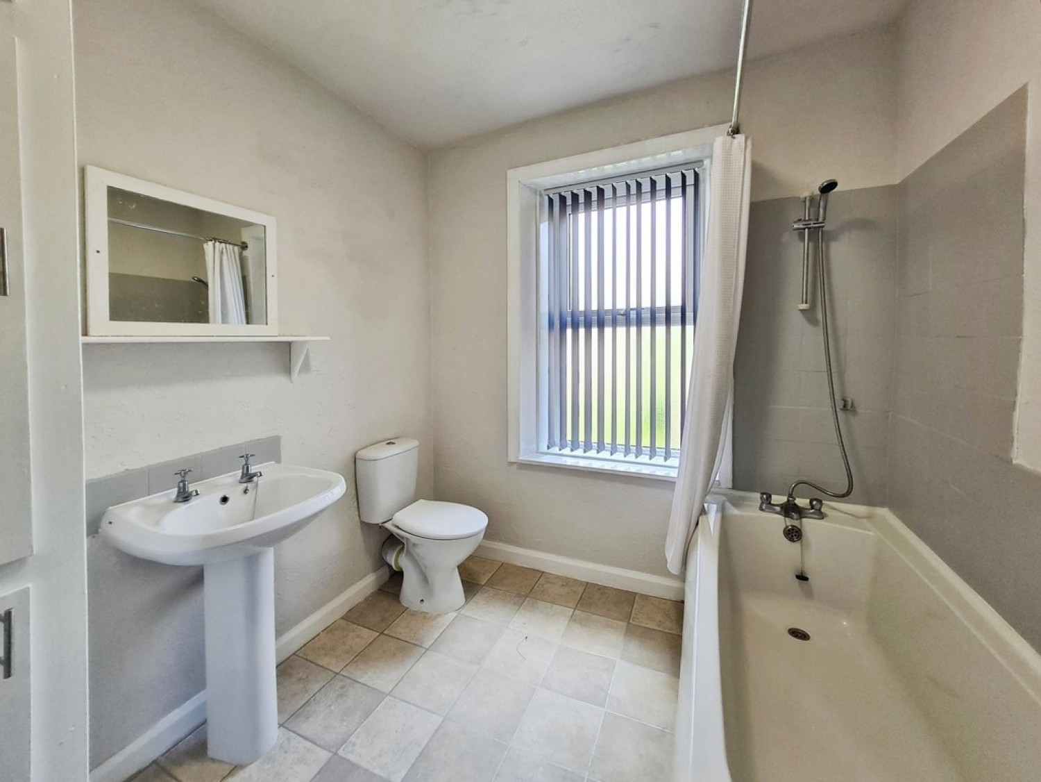 2 bedroom House for Letting Alma Street, Yeadon, Leeds