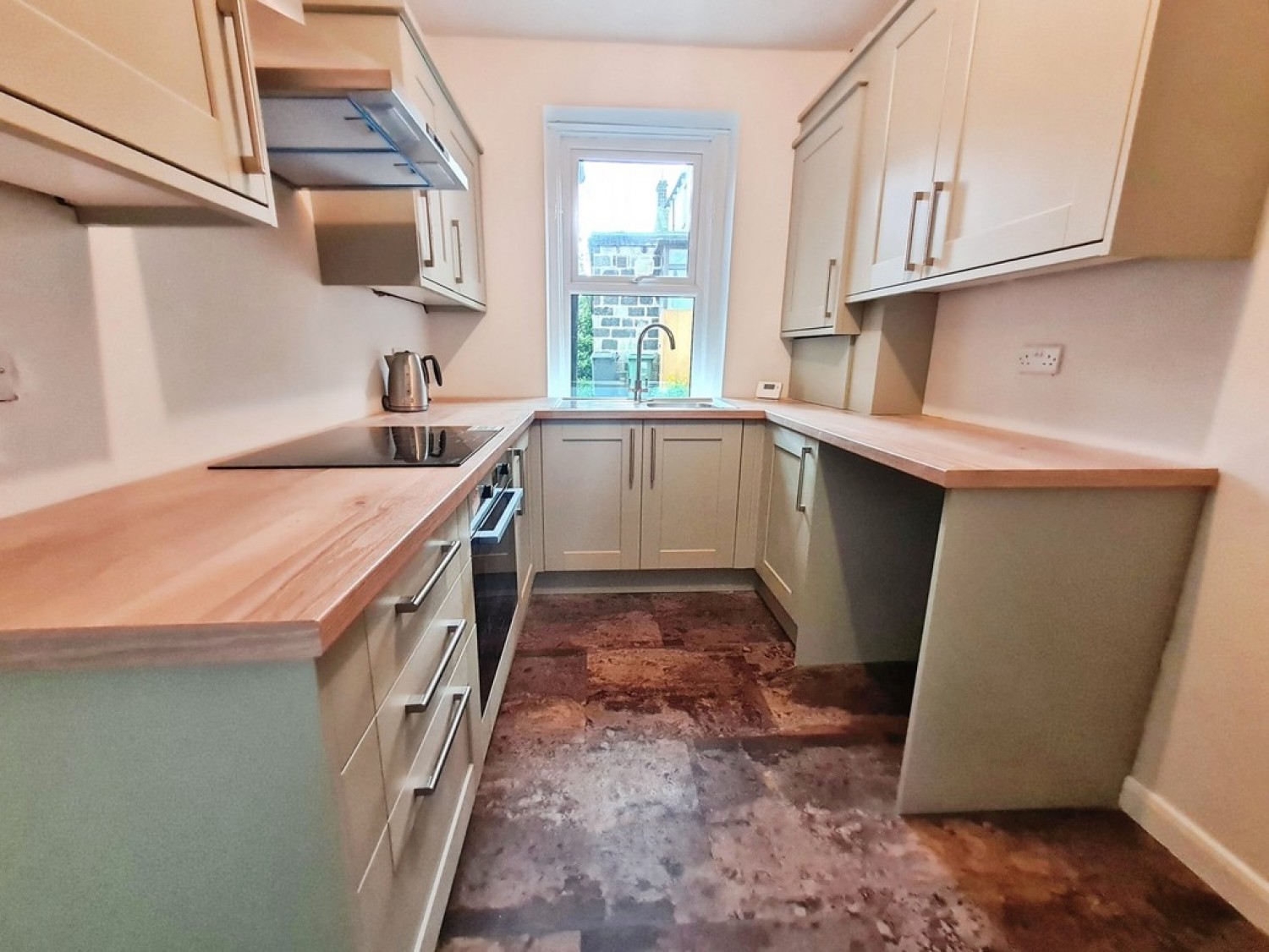 2 bedroom House for Letting Alma Street, Yeadon, Leeds