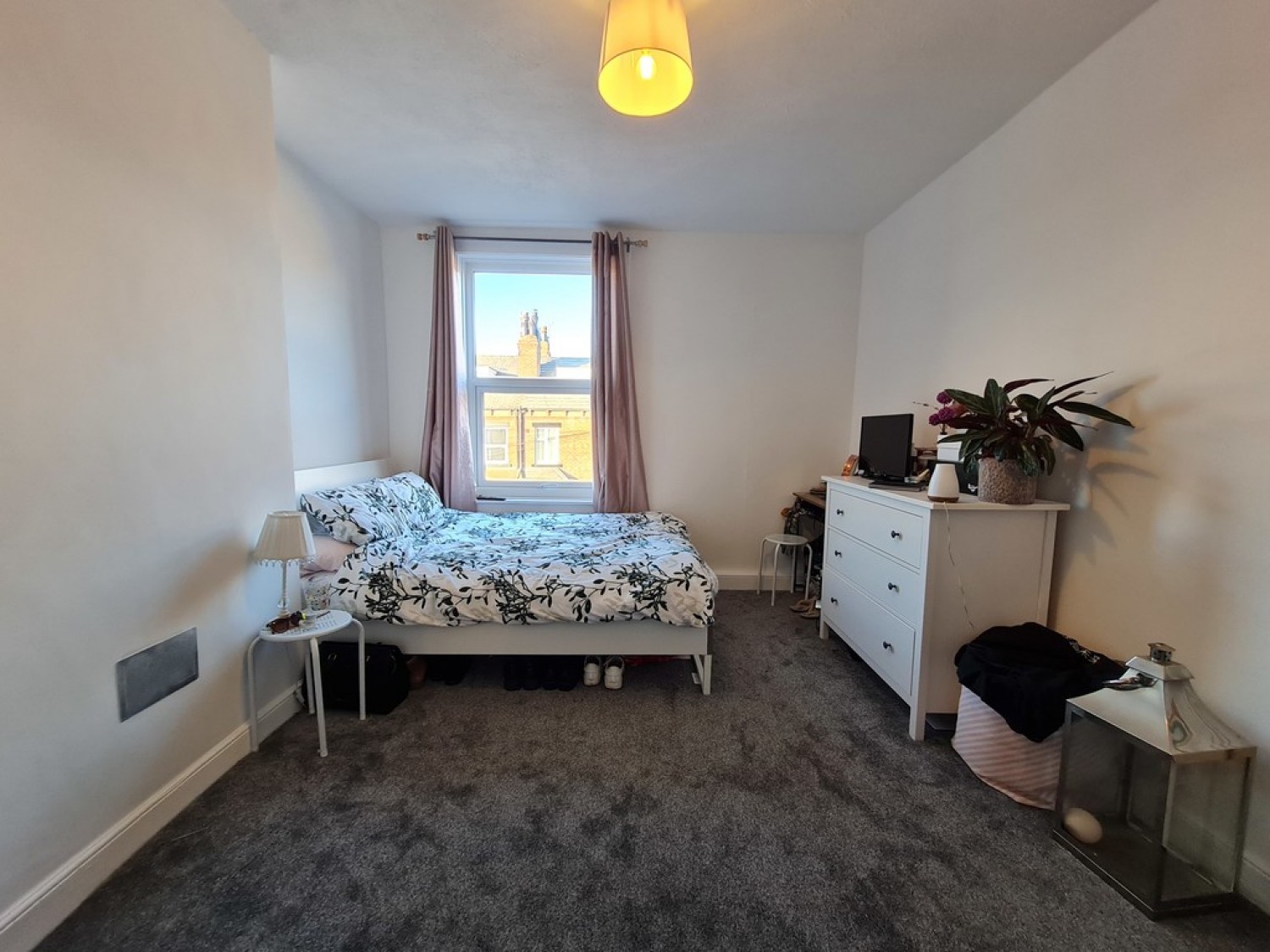 2 bedroom House in Woodside Place, Burley
