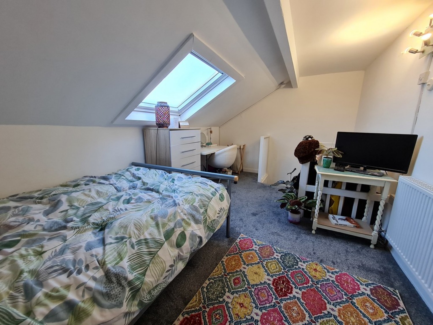 2 bedroom House in Woodside Place, Burley