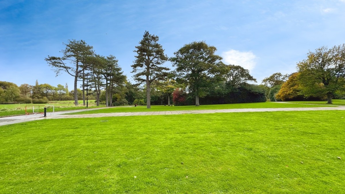 Litton Court, Jackson Walk, Menston, LS29 6BS
