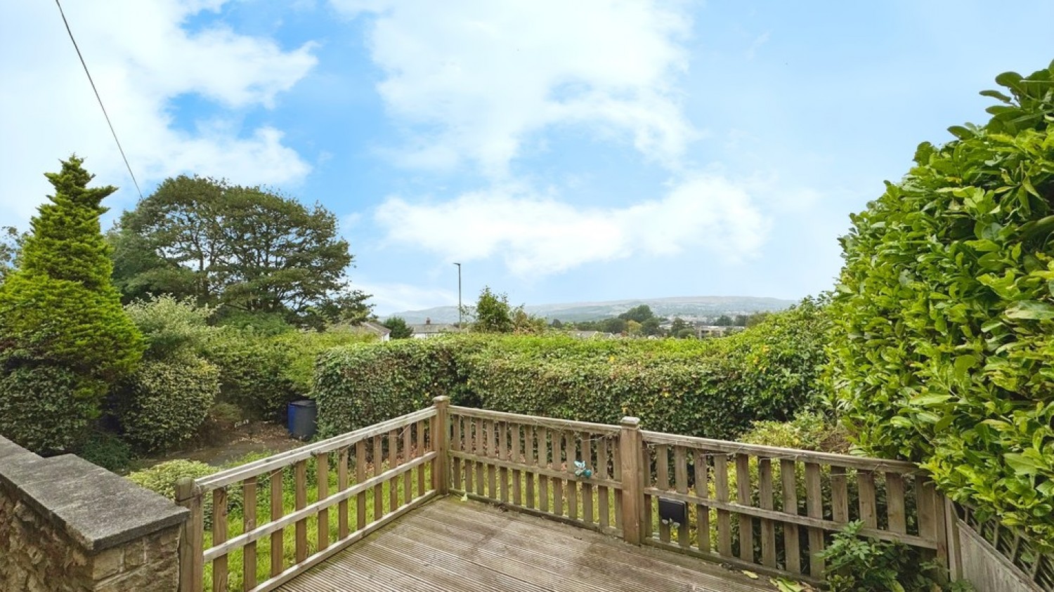 Larkfield Crescent, Yeadon, LS19 6EH