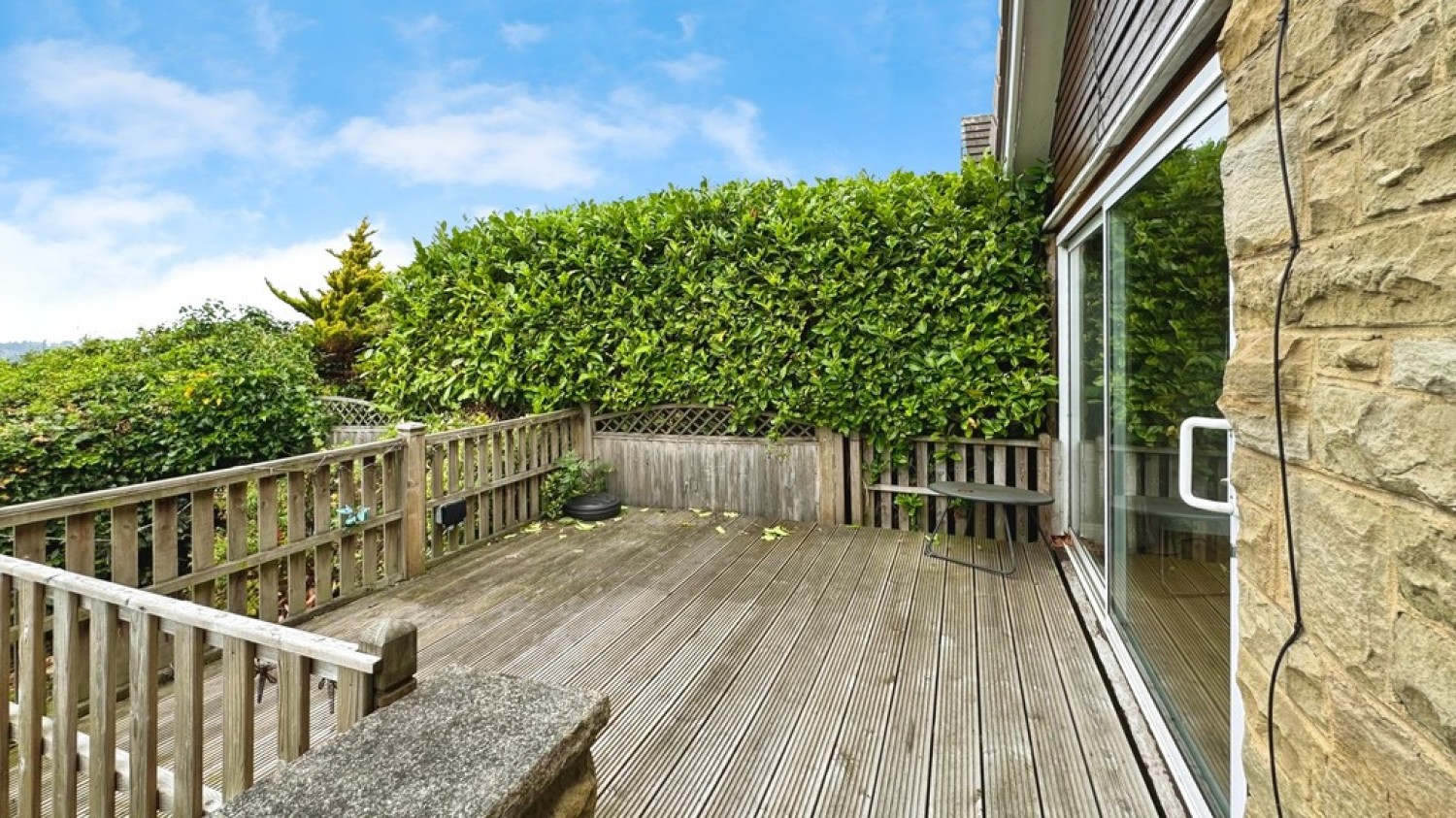 Larkfield Crescent, Yeadon, LS19 6EH