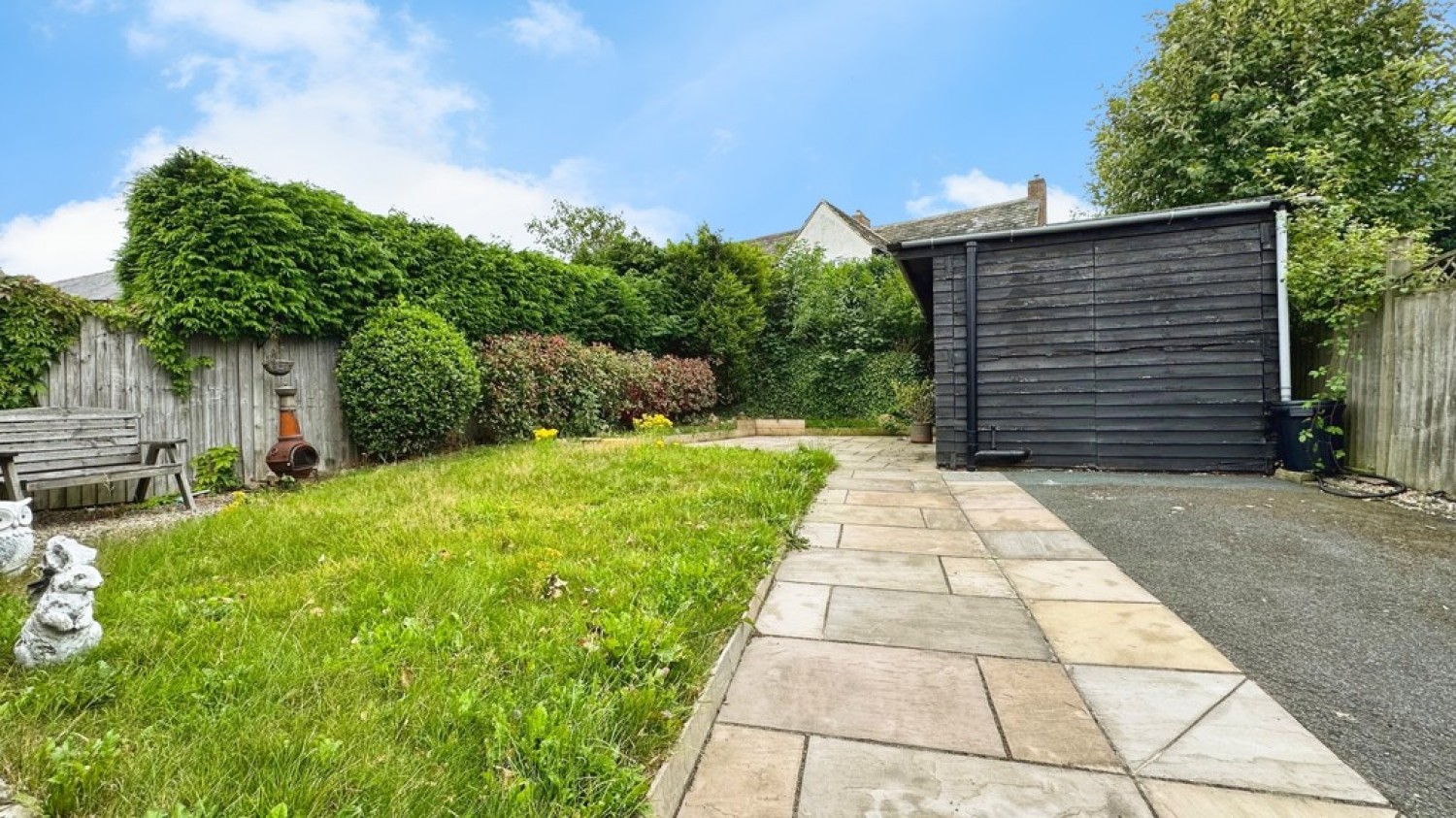 Larkfield Crescent, Yeadon, LS19 6EH