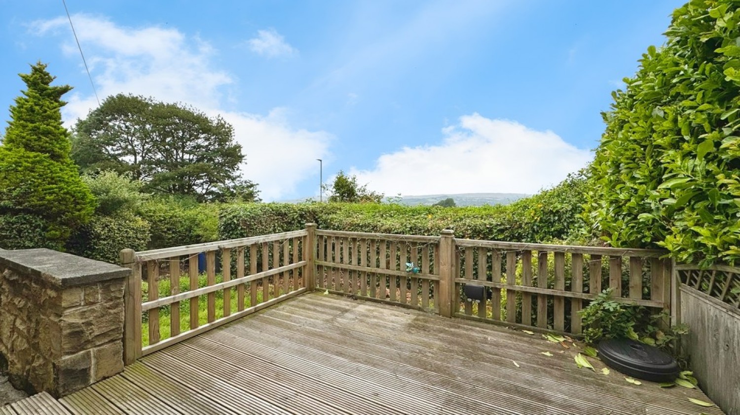 Larkfield Crescent, Yeadon, LS19 6EH