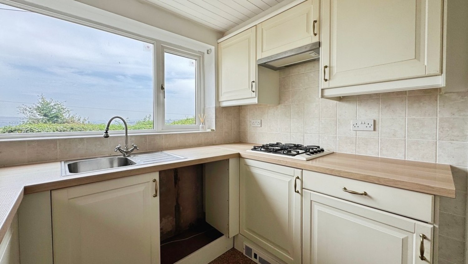 Larkfield Crescent, Yeadon, LS19 6EH