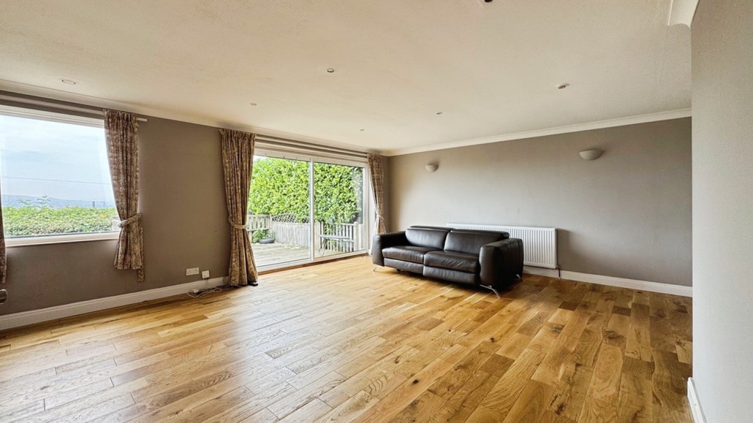 Larkfield Crescent, Yeadon, LS19 6EH