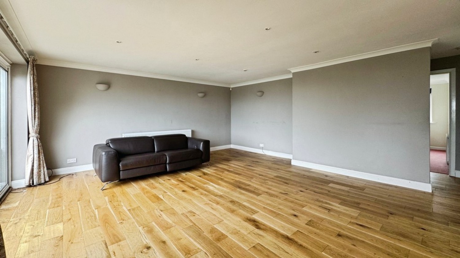 Larkfield Crescent, Yeadon, LS19 6EH