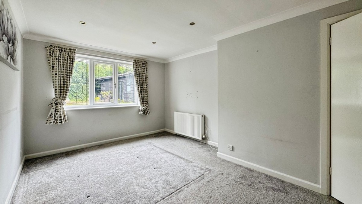 Larkfield Crescent, Yeadon, LS19 6EH