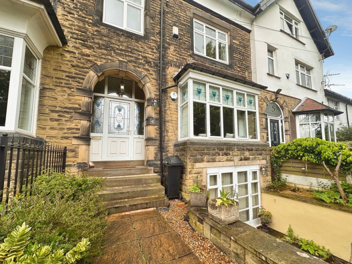 Buckstone Drive, Rawdon, Leeds