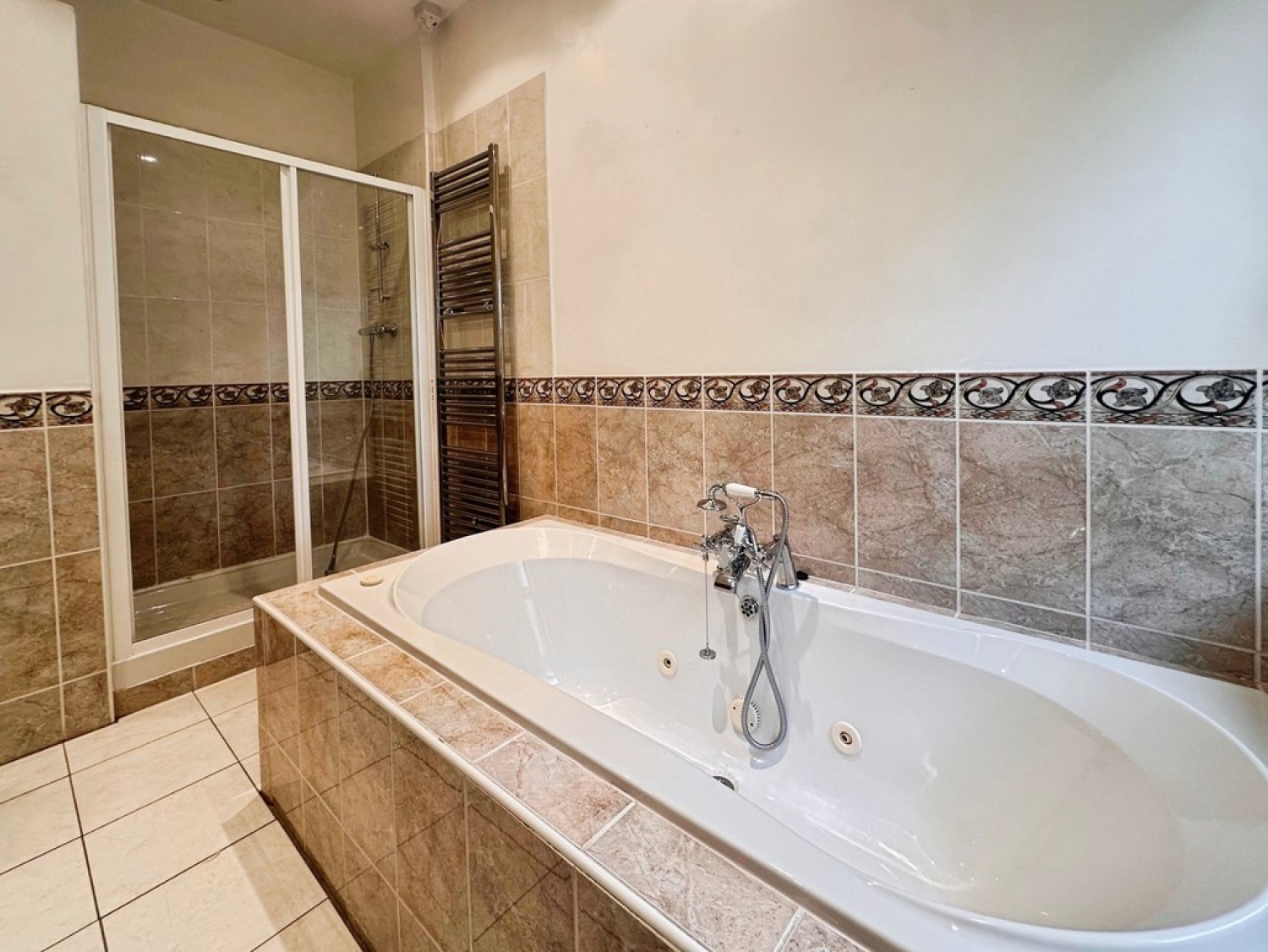 2 bedroom Flat for Sale Buckstone Drive, Rawdon, Leeds