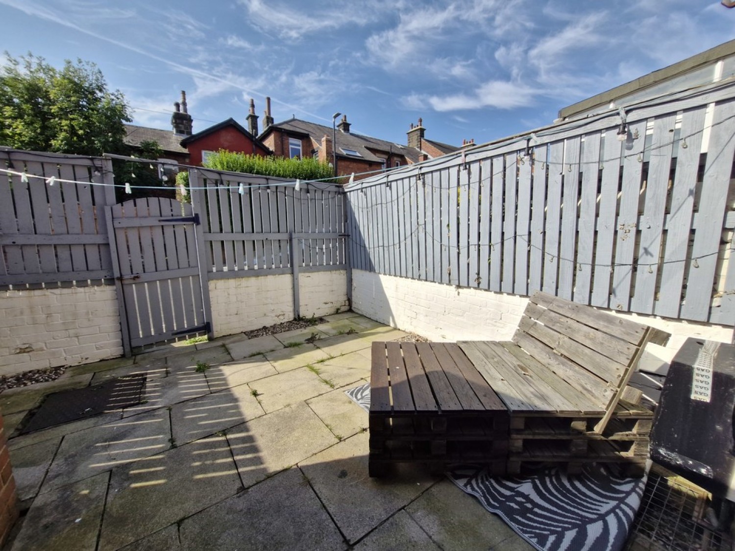 3 bedroom House for Letting Rose Avenue, Horsforth