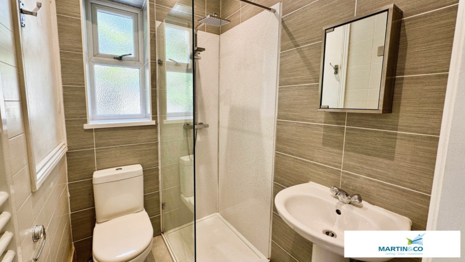 2 bedroom House in New Road Side, Horsforth