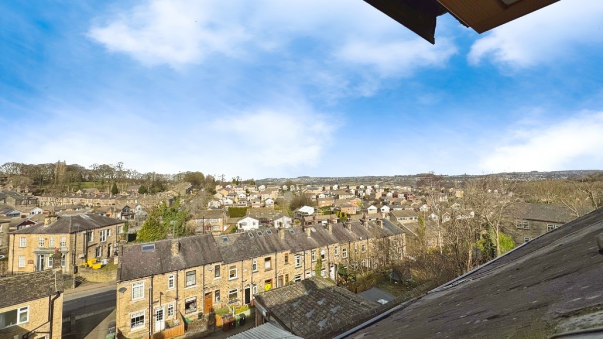 High Street, Farsley, LS28 5LH