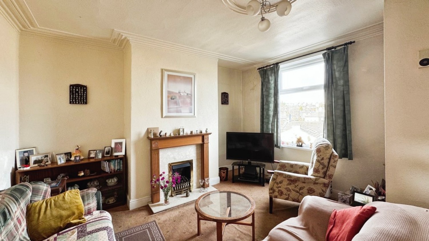High Street, Farsley, LS28 5LH