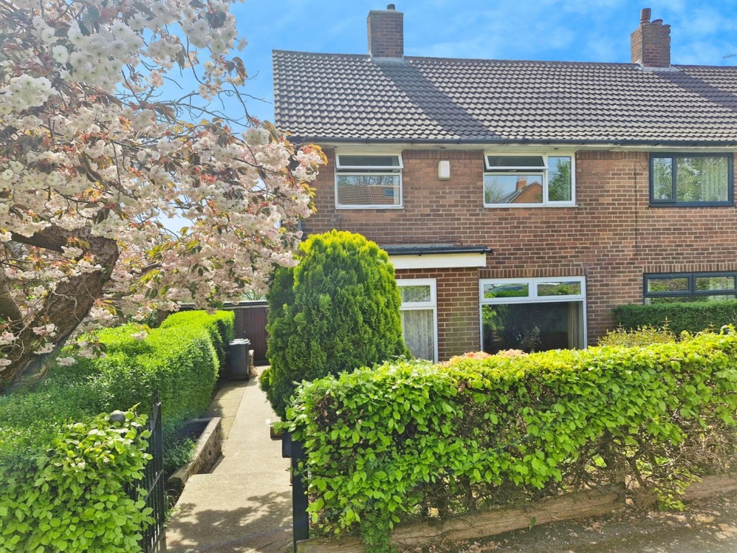 Bedford Gardens, Cookridge, LS16 6DH