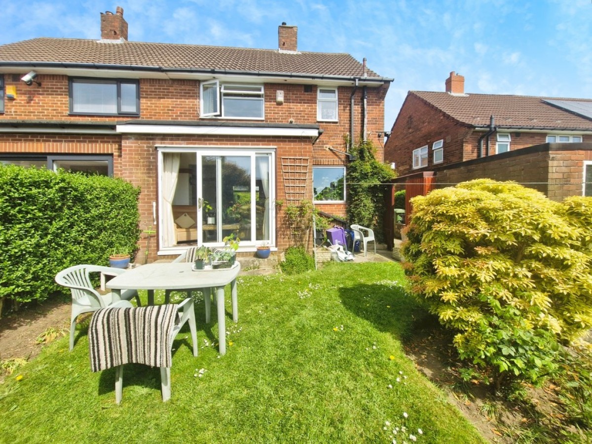 Bedford Gardens, Cookridge, LS16 6DH