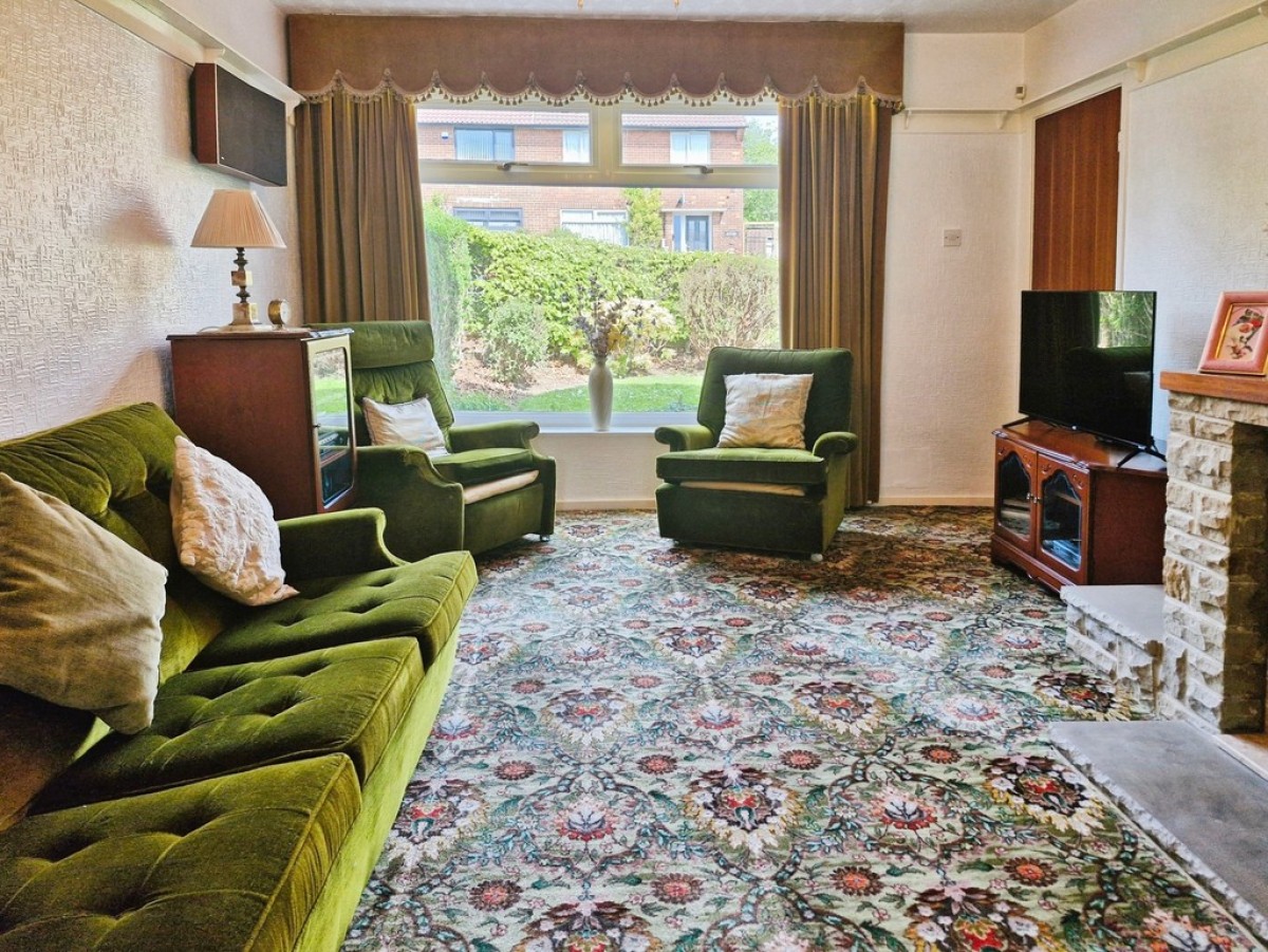 Bedford Gardens, Cookridge, LS16 6DH