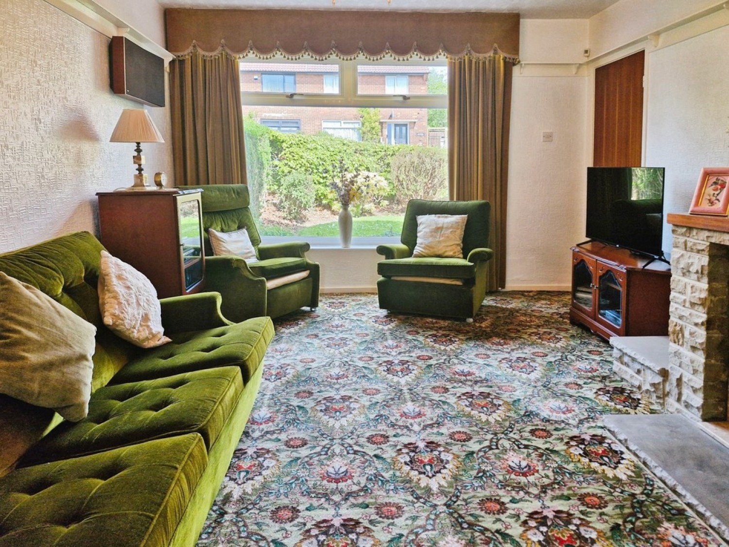 Bedford Gardens, Cookridge, LS16 6DH