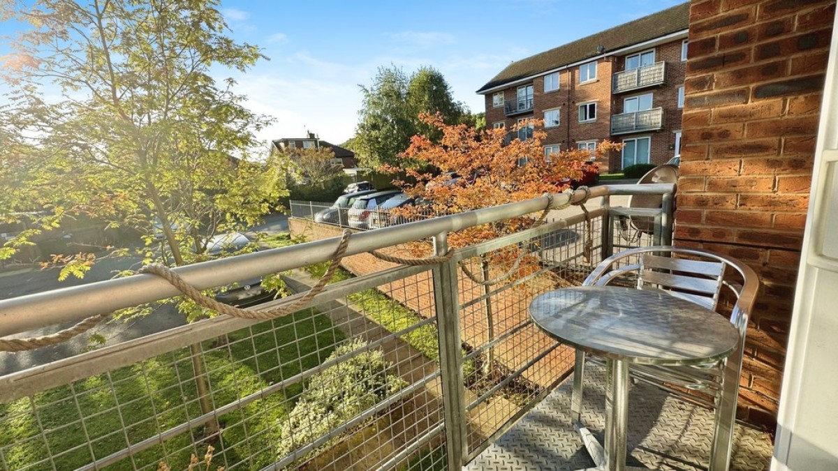 Woodeson Lea, Rodley, Leeds, LS13 1RJ