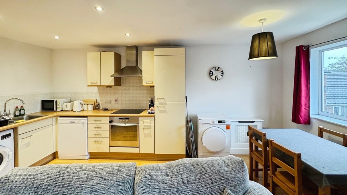 Woodeson Lea, Rodley, Leeds, LS13 1RJ