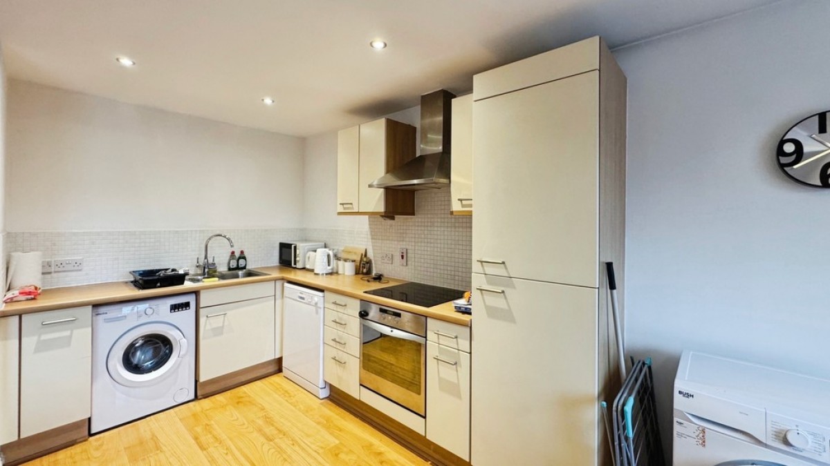 Woodeson Lea, Rodley, Leeds, LS13 1RJ