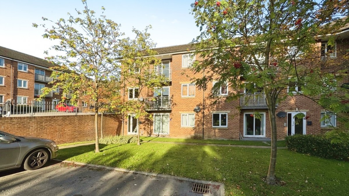 Woodeson Lea, Rodley, Leeds, LS13 1RJ