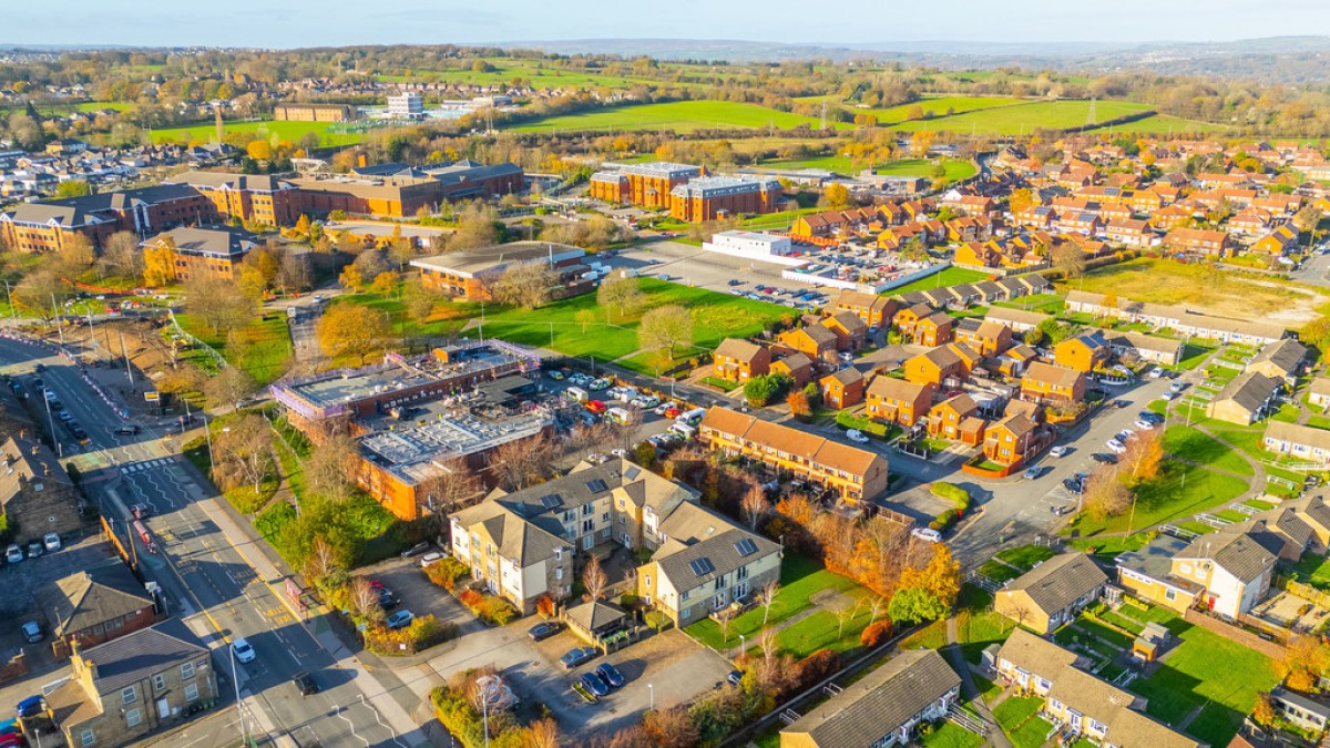 Station Square, Bradford Road, LS28 5GN