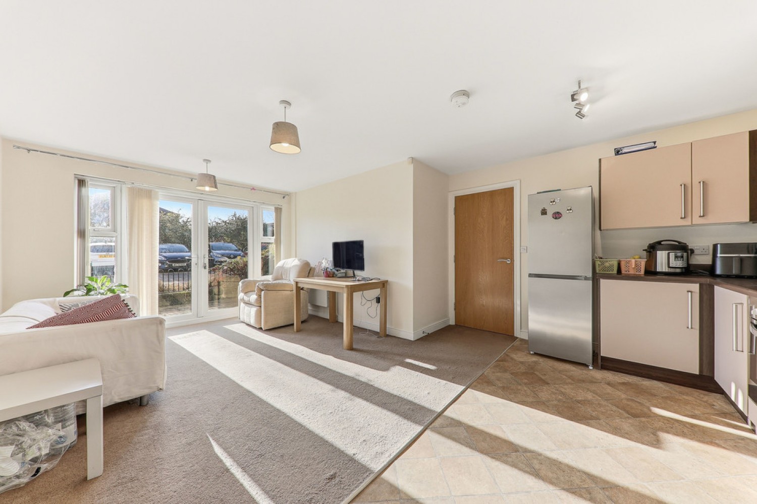 2 bedroom Flat for Sale Station Square, Bradford Road, LS28 5GN