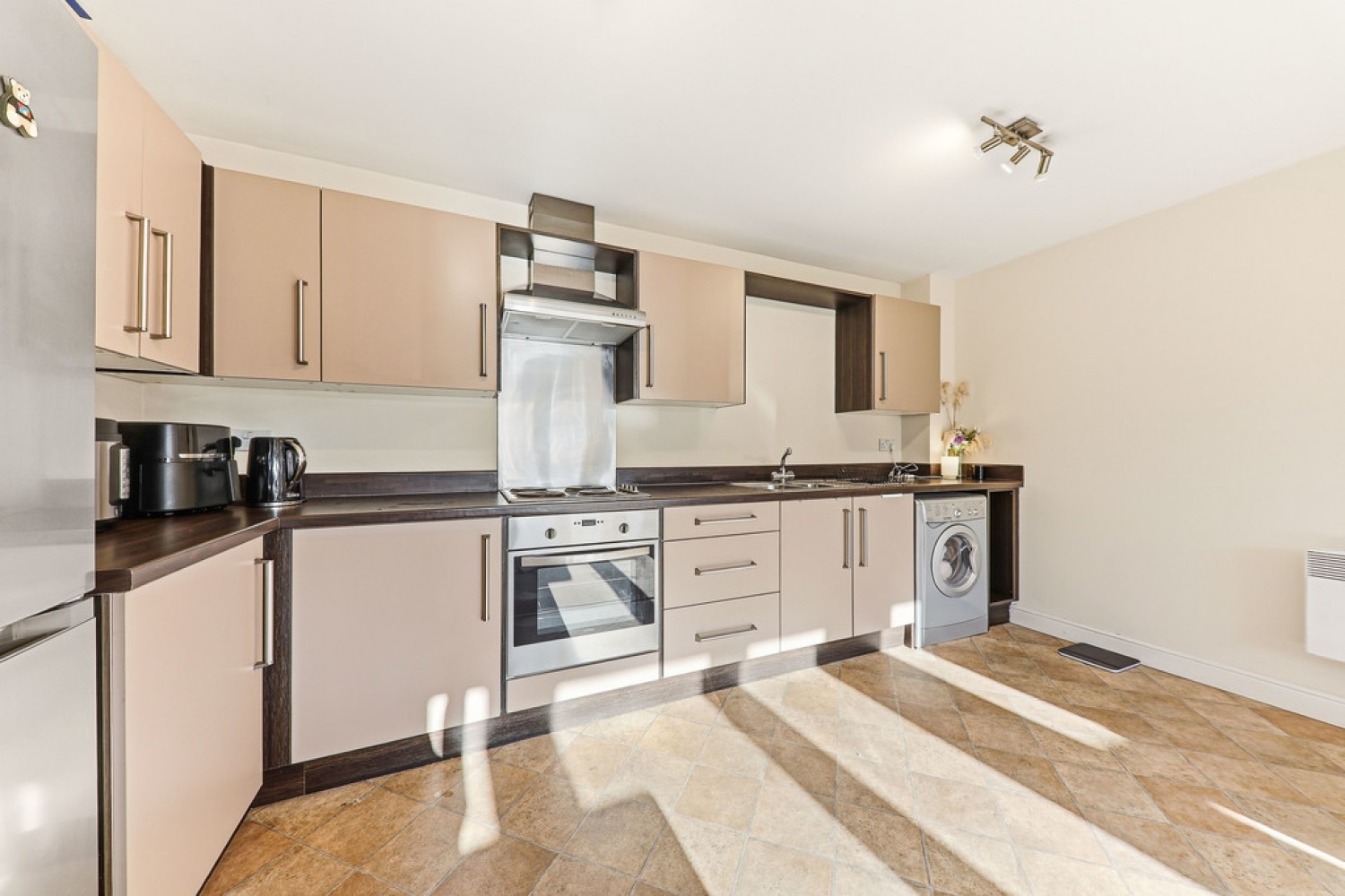 2 bedroom Flat for Sale Station Square, Bradford Road, LS28 5GN