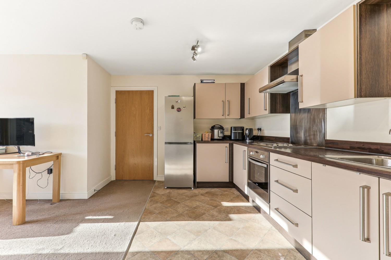 2 bedroom Flat for Sale Station Square, Bradford Road, LS28 5GN