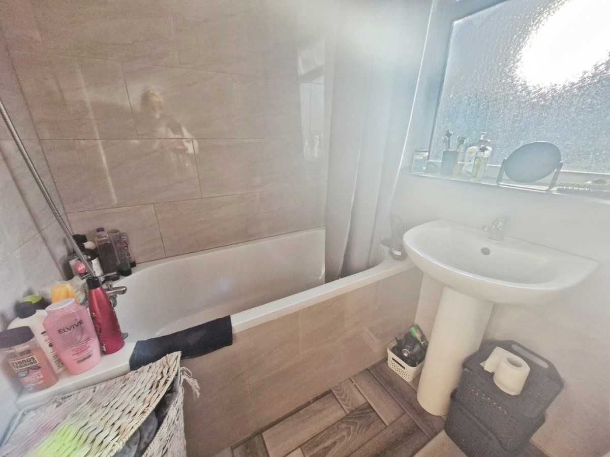 Victoria Avenue, Yeadon