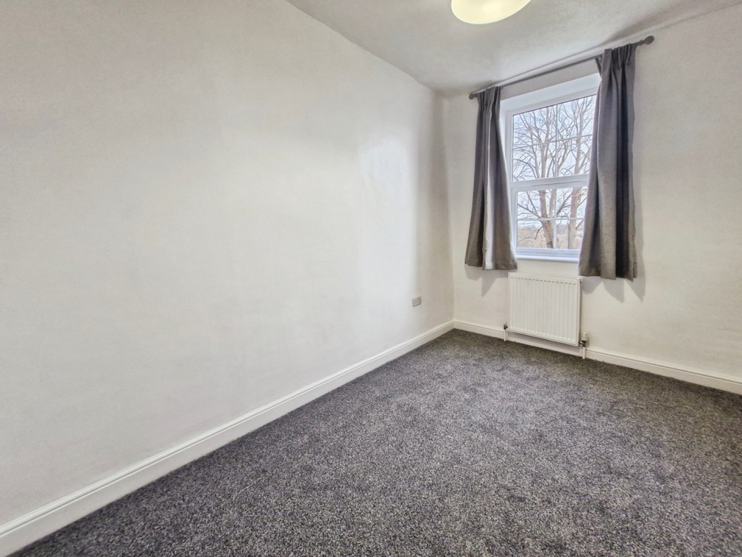 3 bedroom House in Bath Lane, Bramley