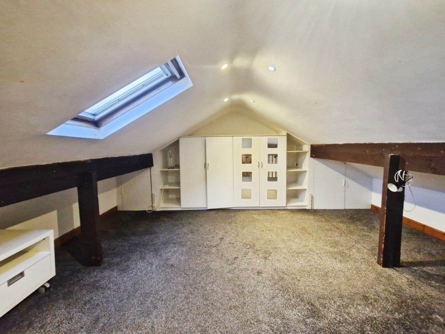 3 bedroom House for Auction Calverley, Leeds