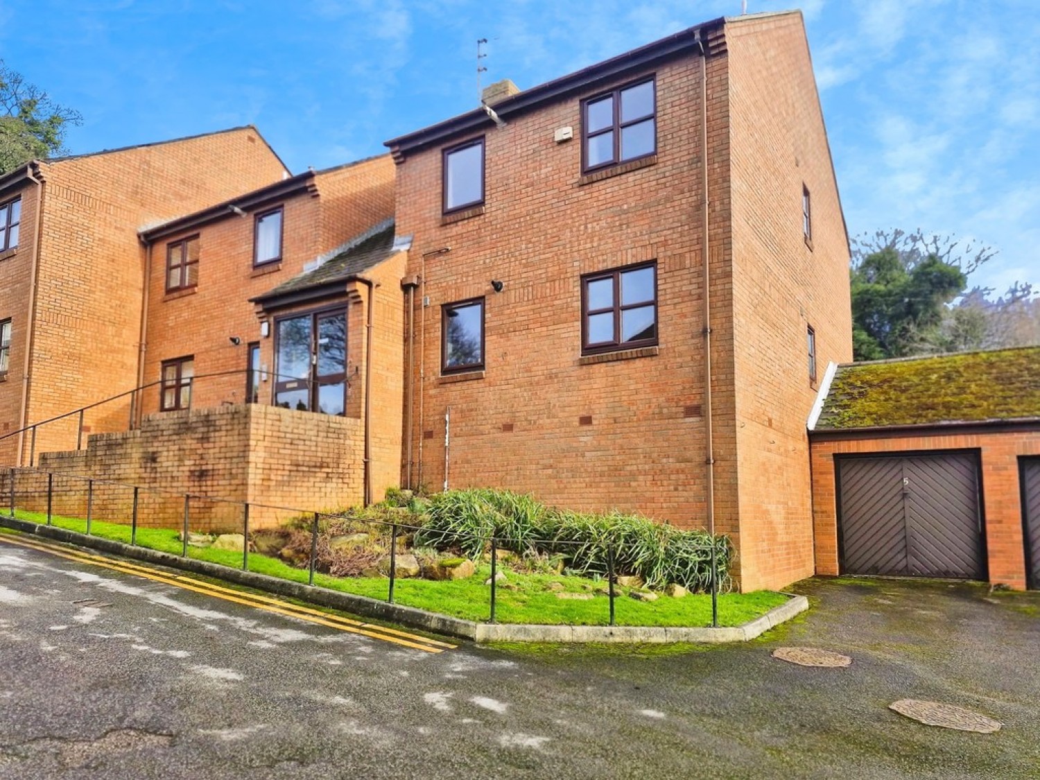 2 bedroom Flat for Sale The Belfry, Windmill Lane, Yeadon