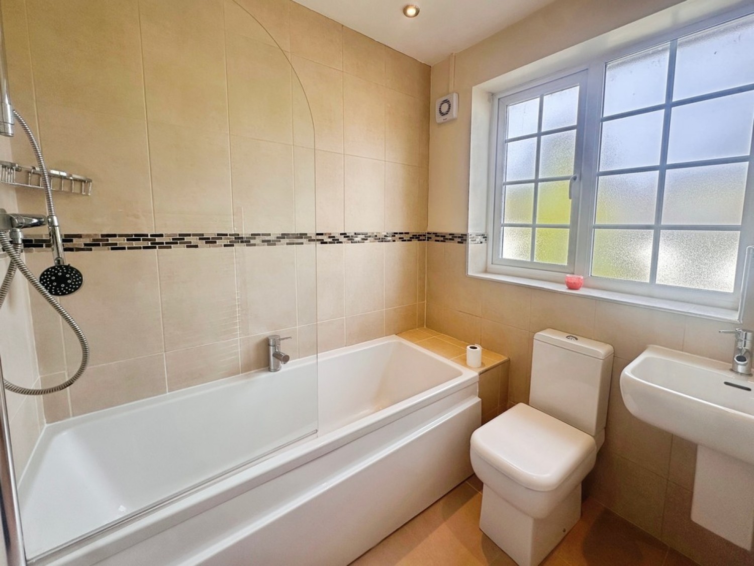 3 bedroom House for Letting Greenacre Park Mews, Rawdon