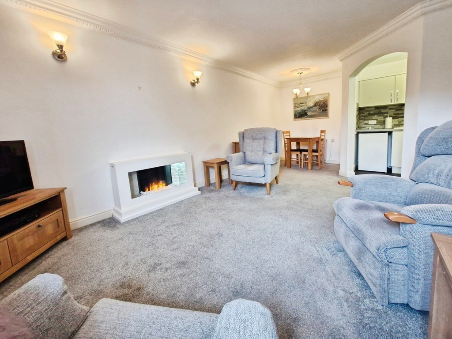 2 bedroom Flat for Sale Regent Crescent, Horsforth