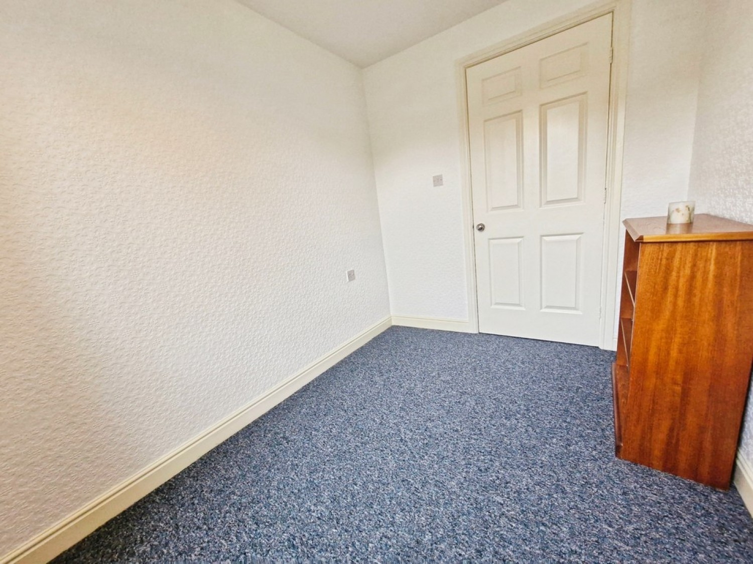 2 bedroom Flat for Sale Regent Crescent, Horsforth
