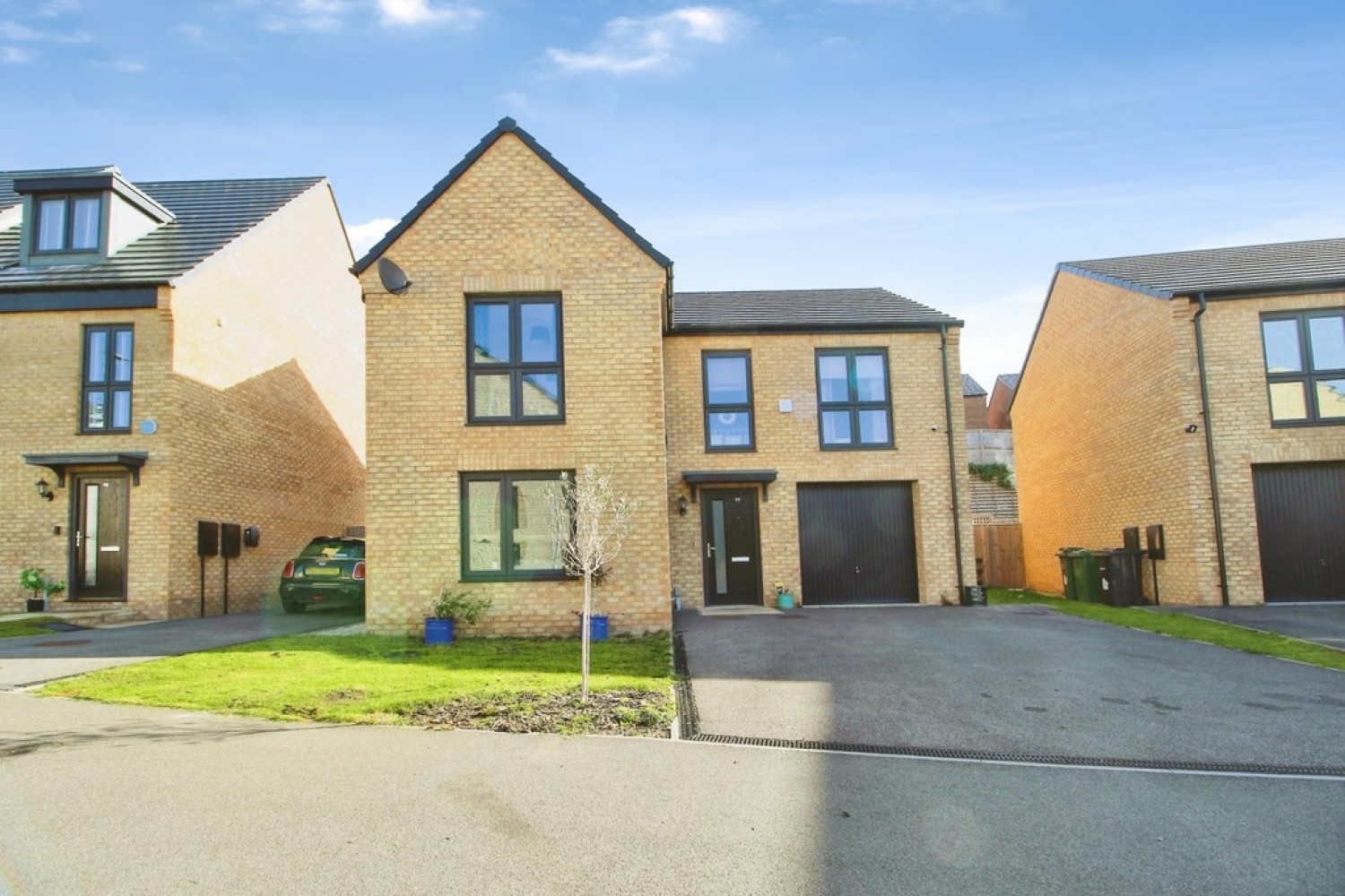 4 bedroom House for Sale Clayton Wood Road, Lawnswood, Leeds